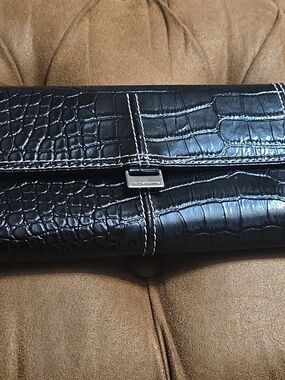 Liz Claiborne Black Croc-Embossed Clutch with Contrast Stitching